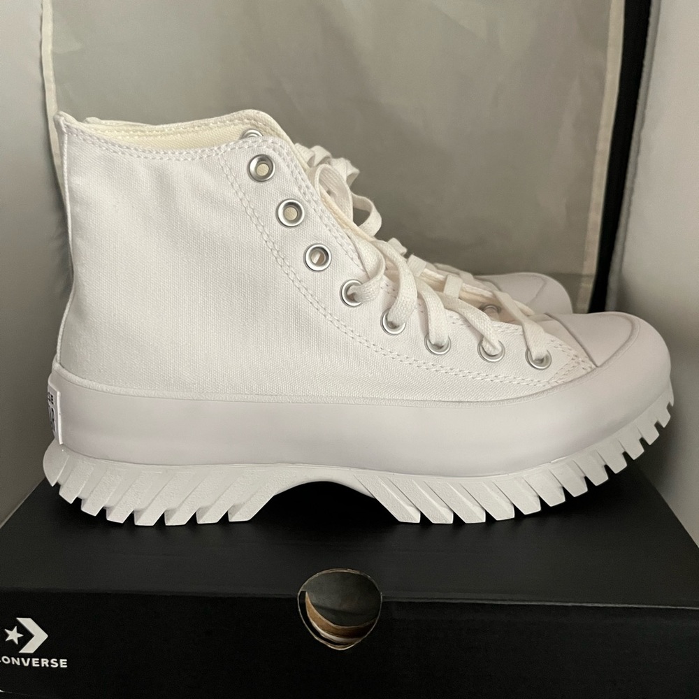 Chuck Taylor All Star Lugged 2.0 - W9 M7 - Picture 6 of 13